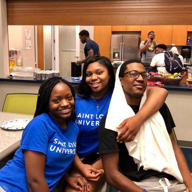 scholars eating together_Illinois